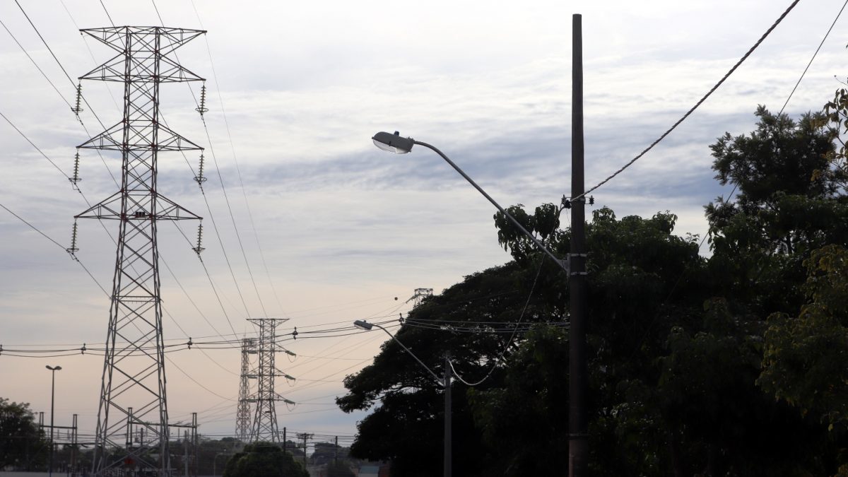 Prefeitura Municipal instala mais pontos de iluminação pública em ruas de Descalvado