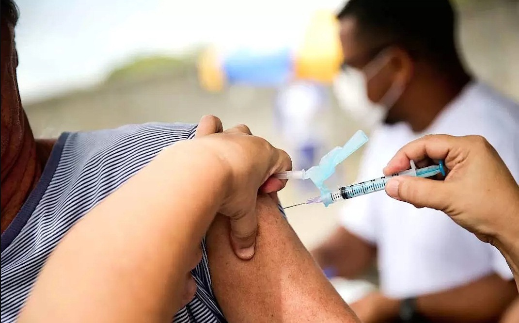 Com aval de especialistas, governo estadual estende vacinação para todas as faixas etárias