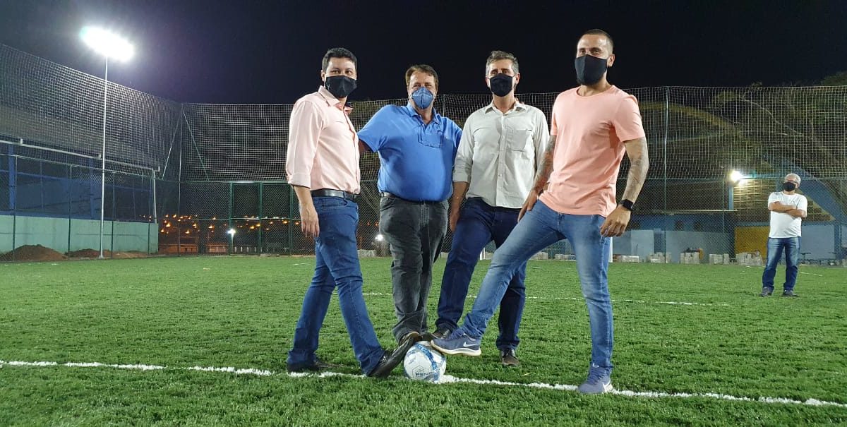 Com cerimonia informal, Prefeitura realiza entrega do campo de futebol society no Ginásio de Esportes