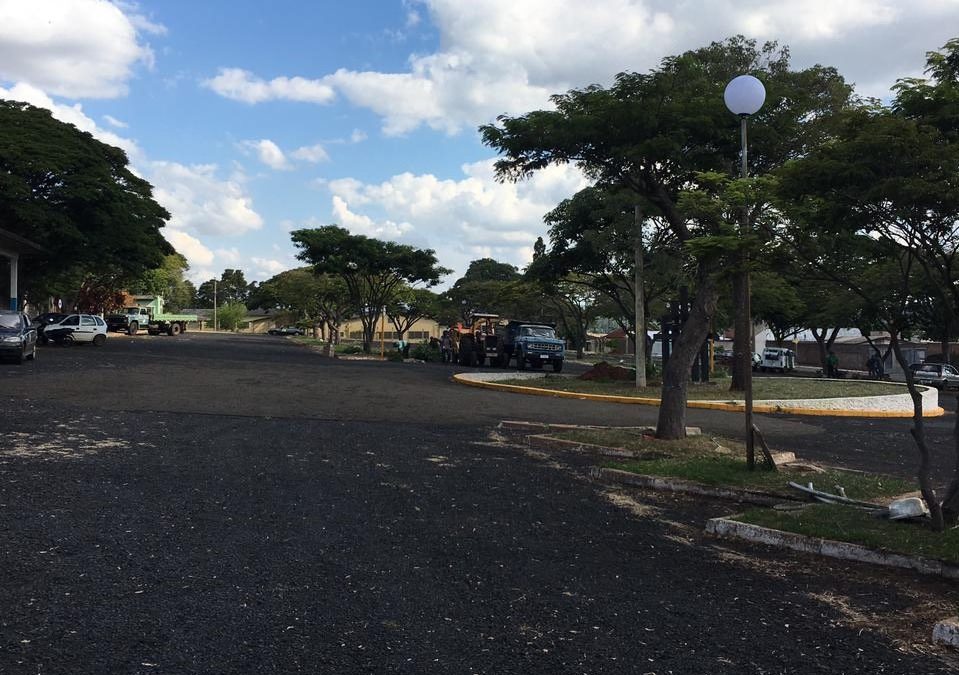 Prefeitura dá início a reforma na área do estacionamento do Cemitério Municipal