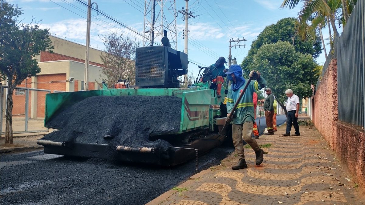 Prefeitura inicia o recapeamento de ruas da região central de Descalvado